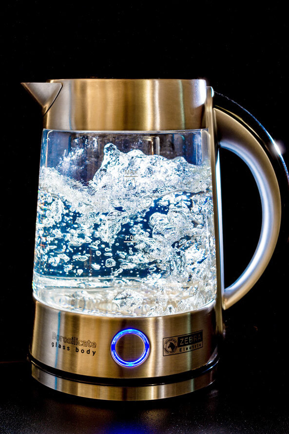 Wasserkocher kochendes Wasser entfernt Chlor